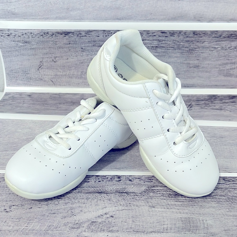 Cheerleading shoe sz 12.5 little girl